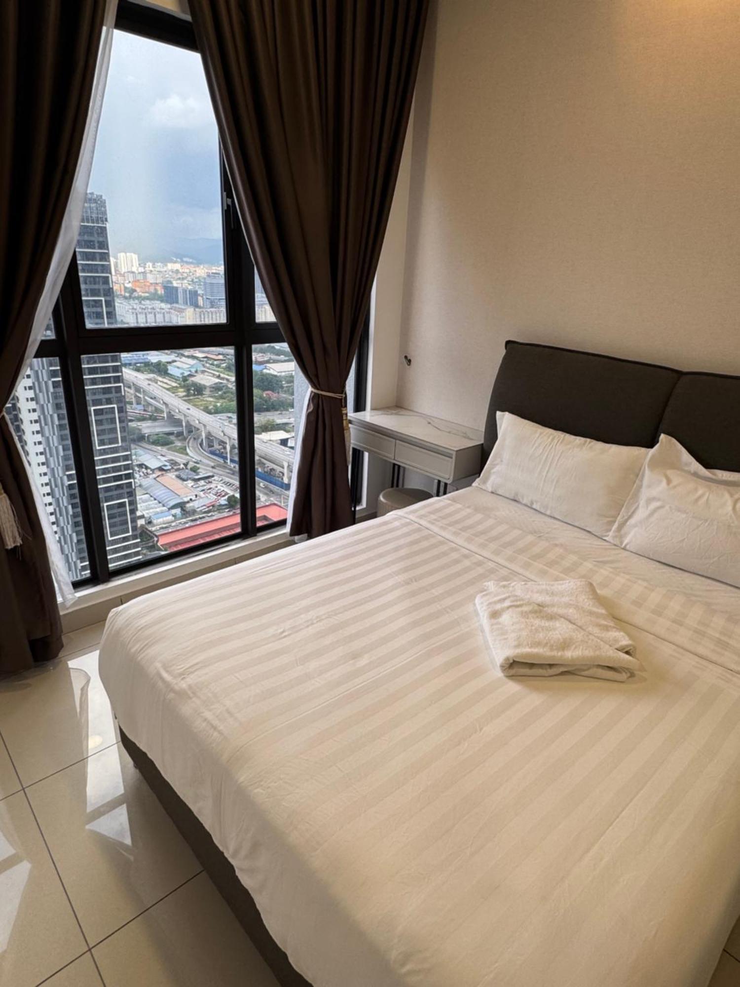 Trion Luxe Service At Klcc Pangsapuri Kuala Lumpur