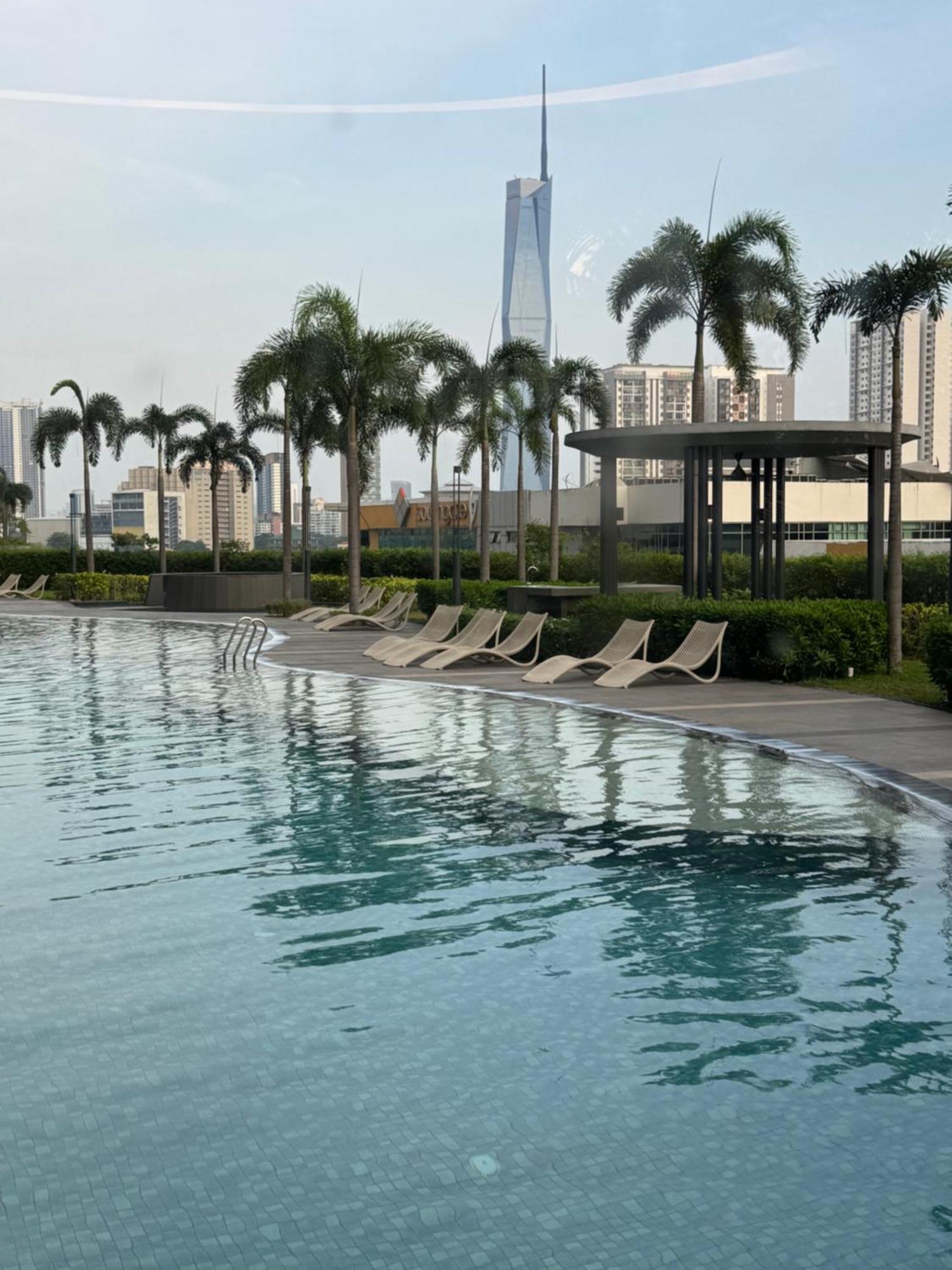 Trion Luxe Service At Klcc Pangsapuri Kuala Lumpur